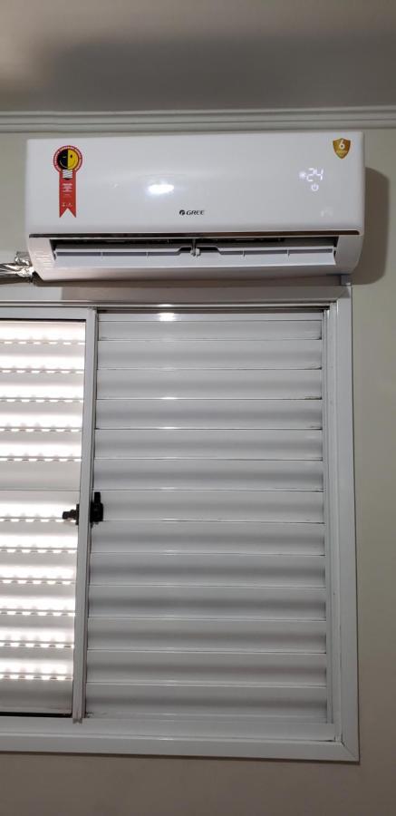 APARTAMENTO INTEIRO COM WiFi 70MB, AR CONDICIONADO, PROXIMO AO ESTADIO DO CAFÉ Londrina Exterior foto